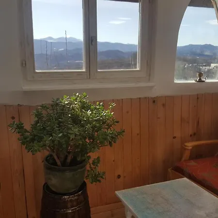 Cob House Adonai * Bogdanchovtsi