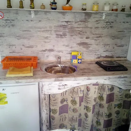 Cob House Adonai Bogdanchovtsi