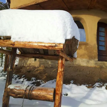 Cob House Adonai Bogdanchovtsi